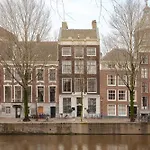 Adam\'S Canal House